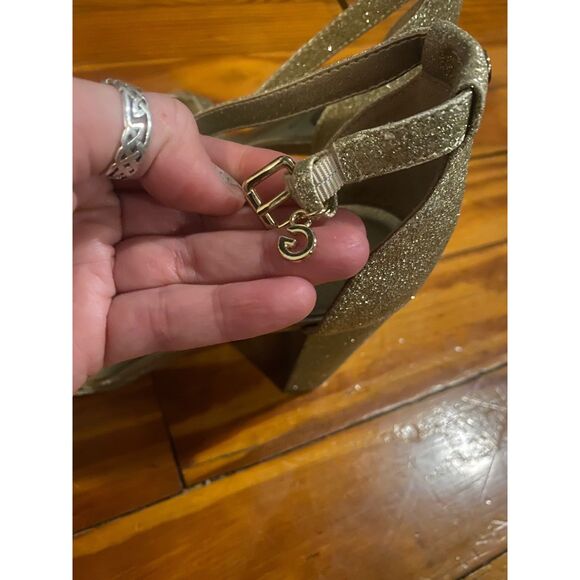 G by Guess Shantel Two-Piece Sandals Glitter Gold Pumps Size 6.5 - Picture 5 of 13